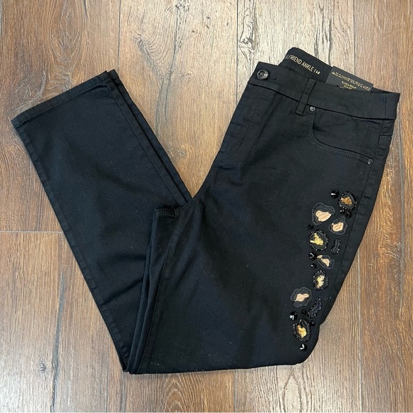 NWT CHICO’S So Slimming Leopard Embellished Girlfriend Ankle Jeans SZ 1.5/10 - Picture 2 of 8